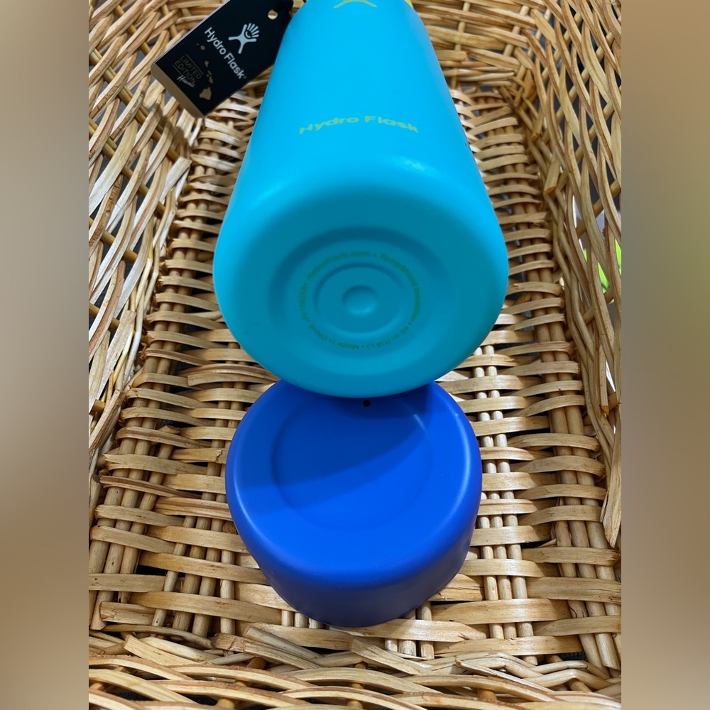 Hydro Flask - Picture 3 of 3